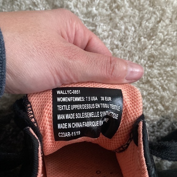 LUGZ  Black & Peach shoes. Size 7.5 - Picture 3 of 3